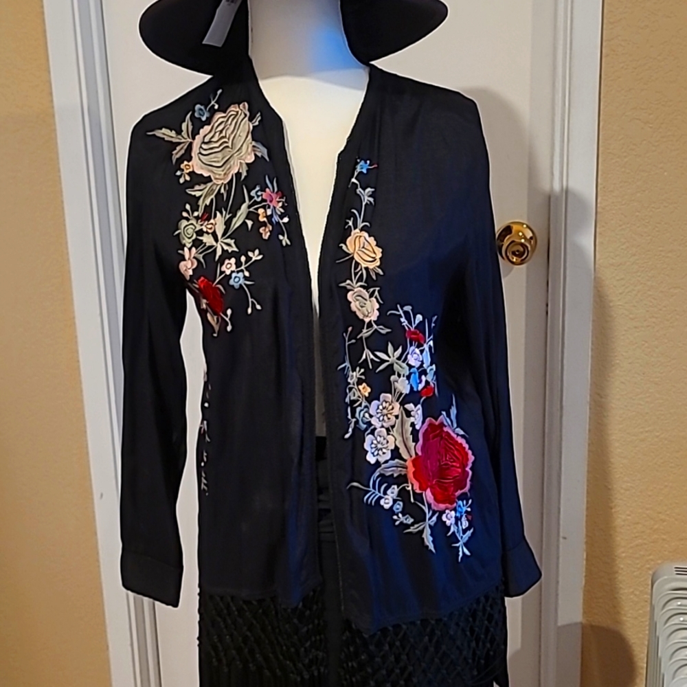 ZARA flower embroidered top with tassle trim. Size Small  NWOT